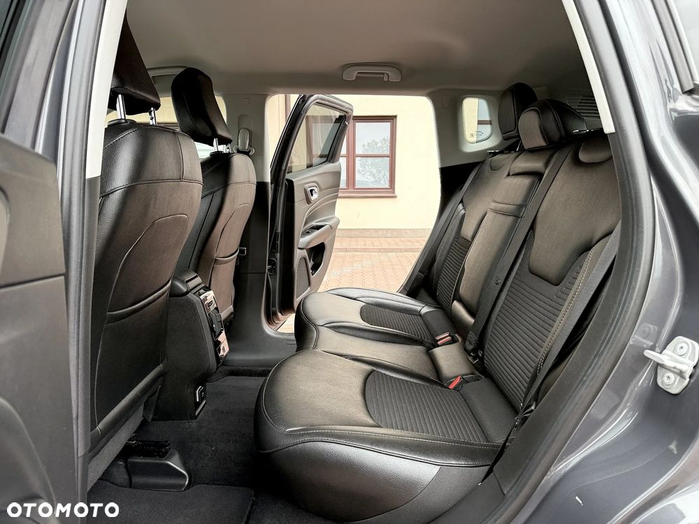 Jeep Compass - 24