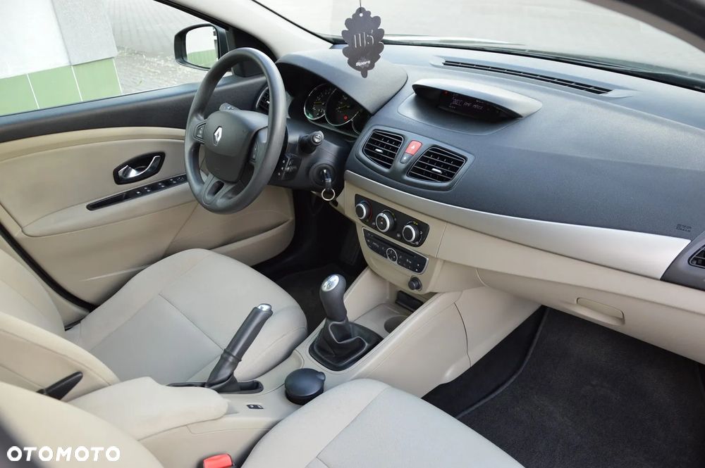 Renault Fluence 1.6 16V Expression - 12