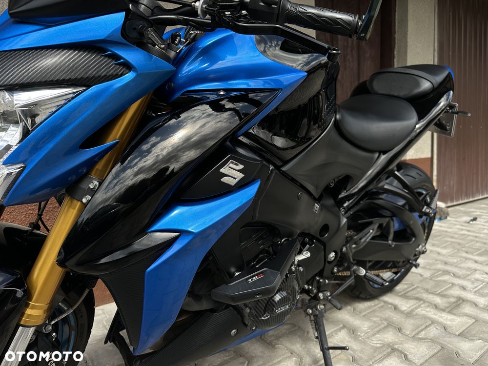 Suzuki GSX - 31