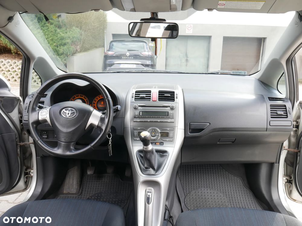 Toyota Auris 1.6 VVT-i Sol - 14