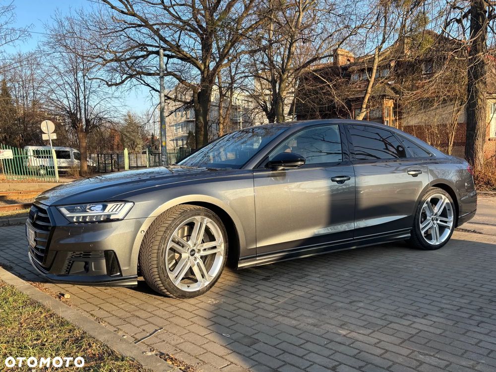 Audi S8 - 2