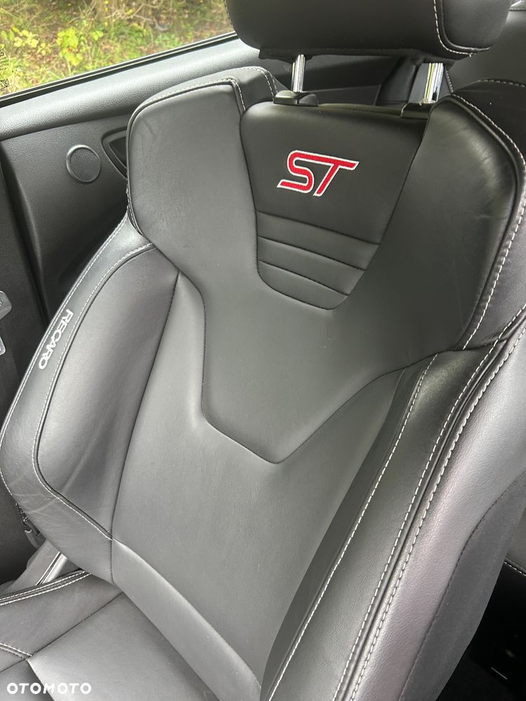 Ford Focus 2.0 EcoBoost ST - 21