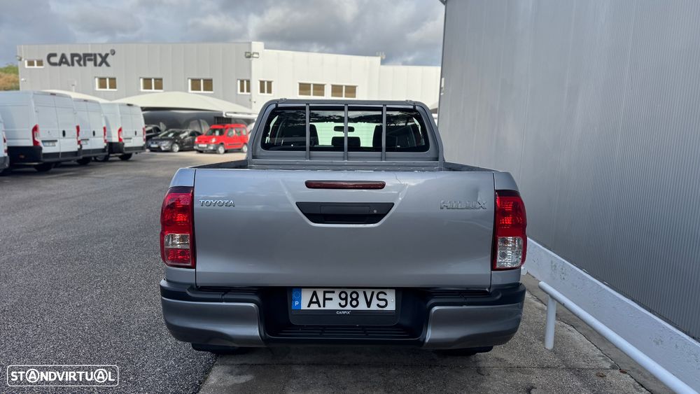 Toyota Hilux 2.4 D-4D 4WD CD CM - 9