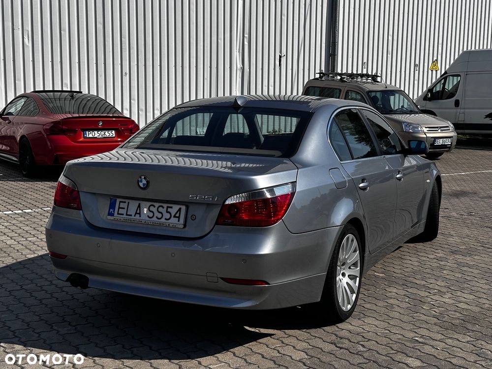 BMW Seria 5 525i - 4