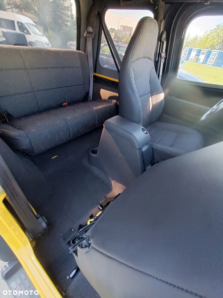 Jeep Wrangler - 13