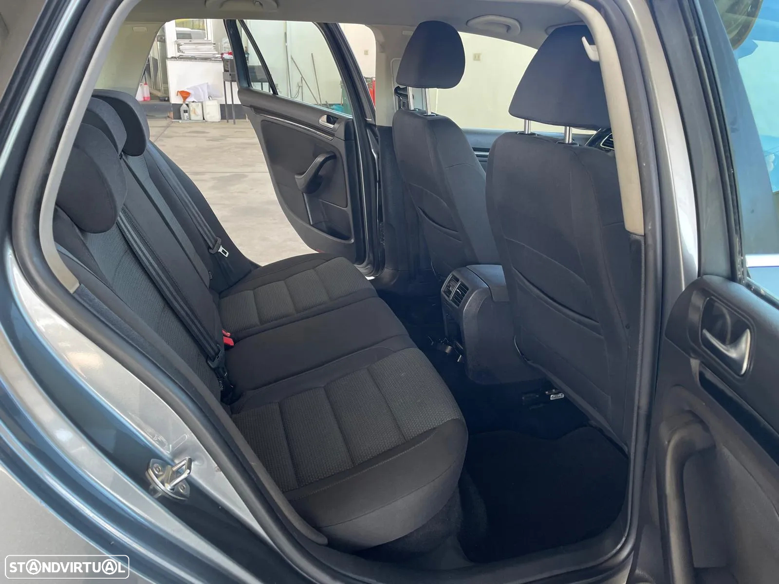 VW Golf Variant 1.6 TDi Confortline - 32