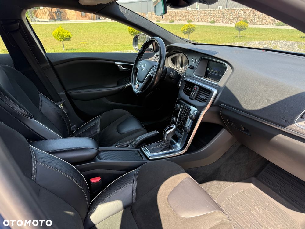 Volvo V40 T3 Drive-E R-Design Momentum - 14