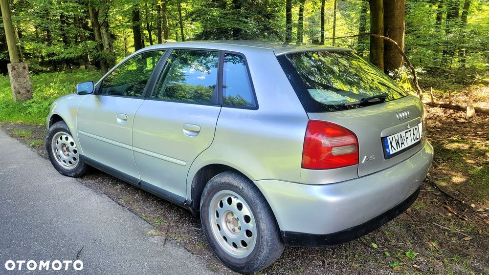 Audi A3 Sportback 1.6 Ambiente - 1