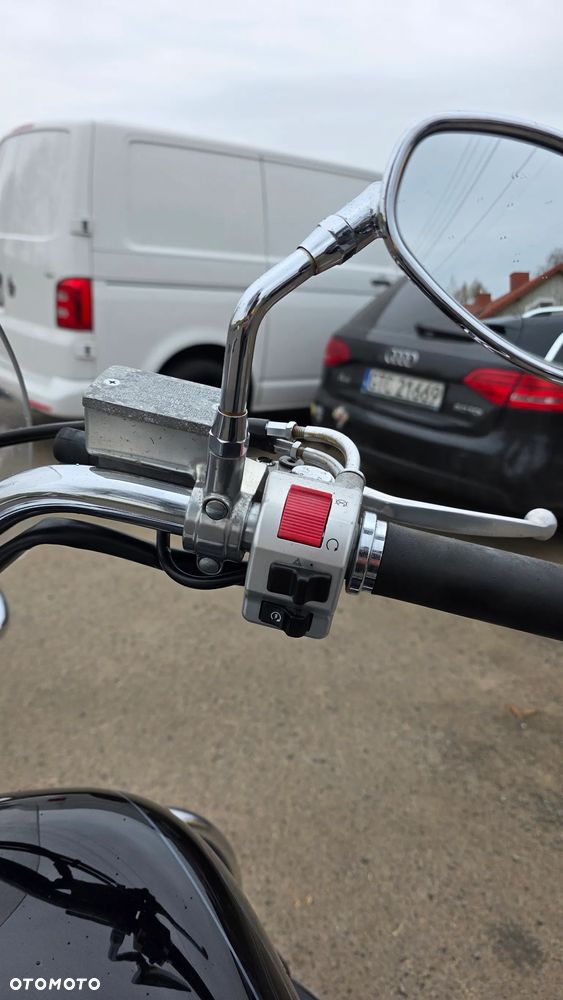 Suzuki Intruder - 11