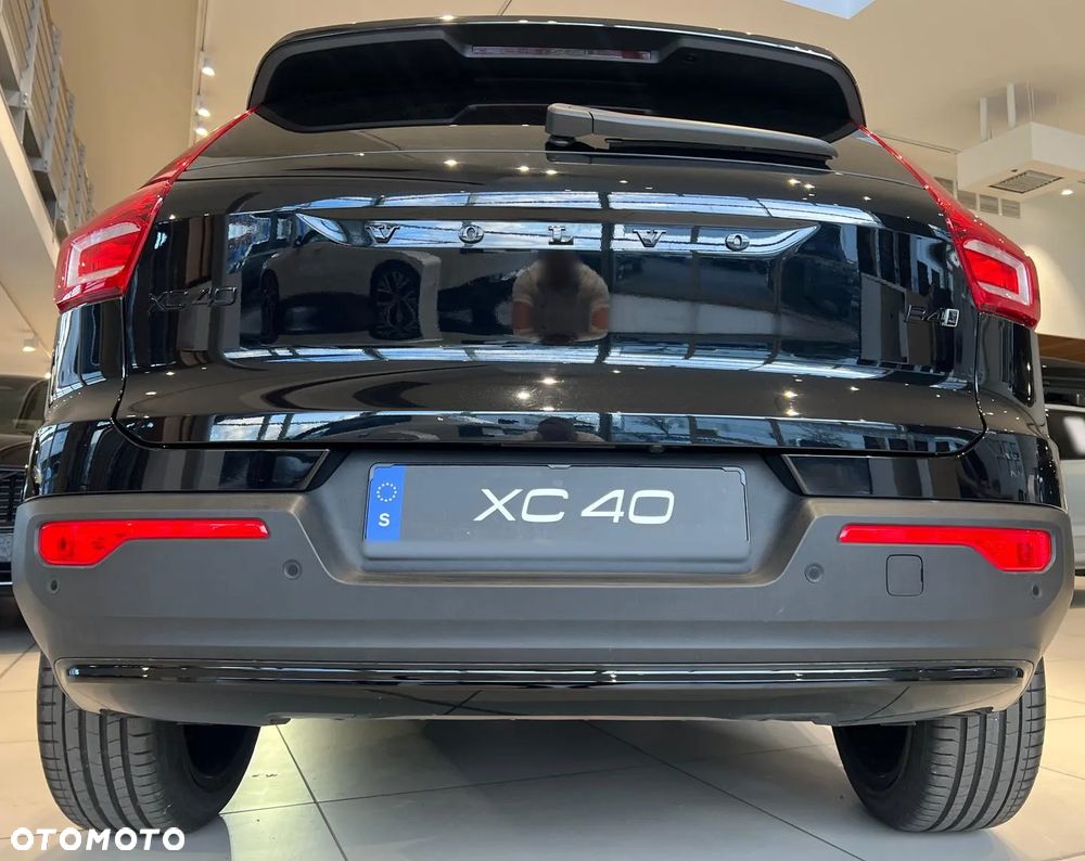 Volvo XC 40 B4 B AWD DKG Ultimate Dark - 13