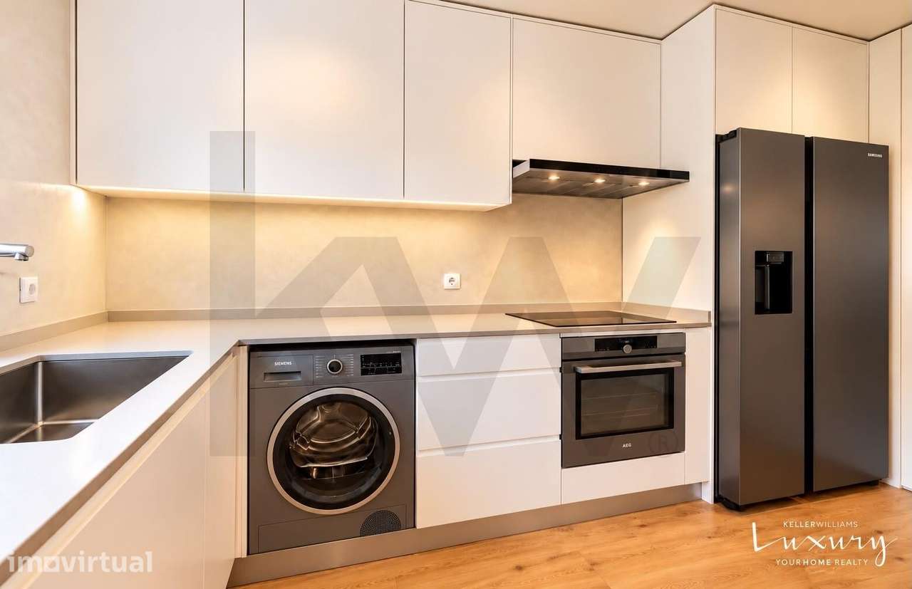 Cascais, Vila Bicuda | Moradia T3 cuidadosamente remodelada junto à Qu - Grande imagem: 4/24