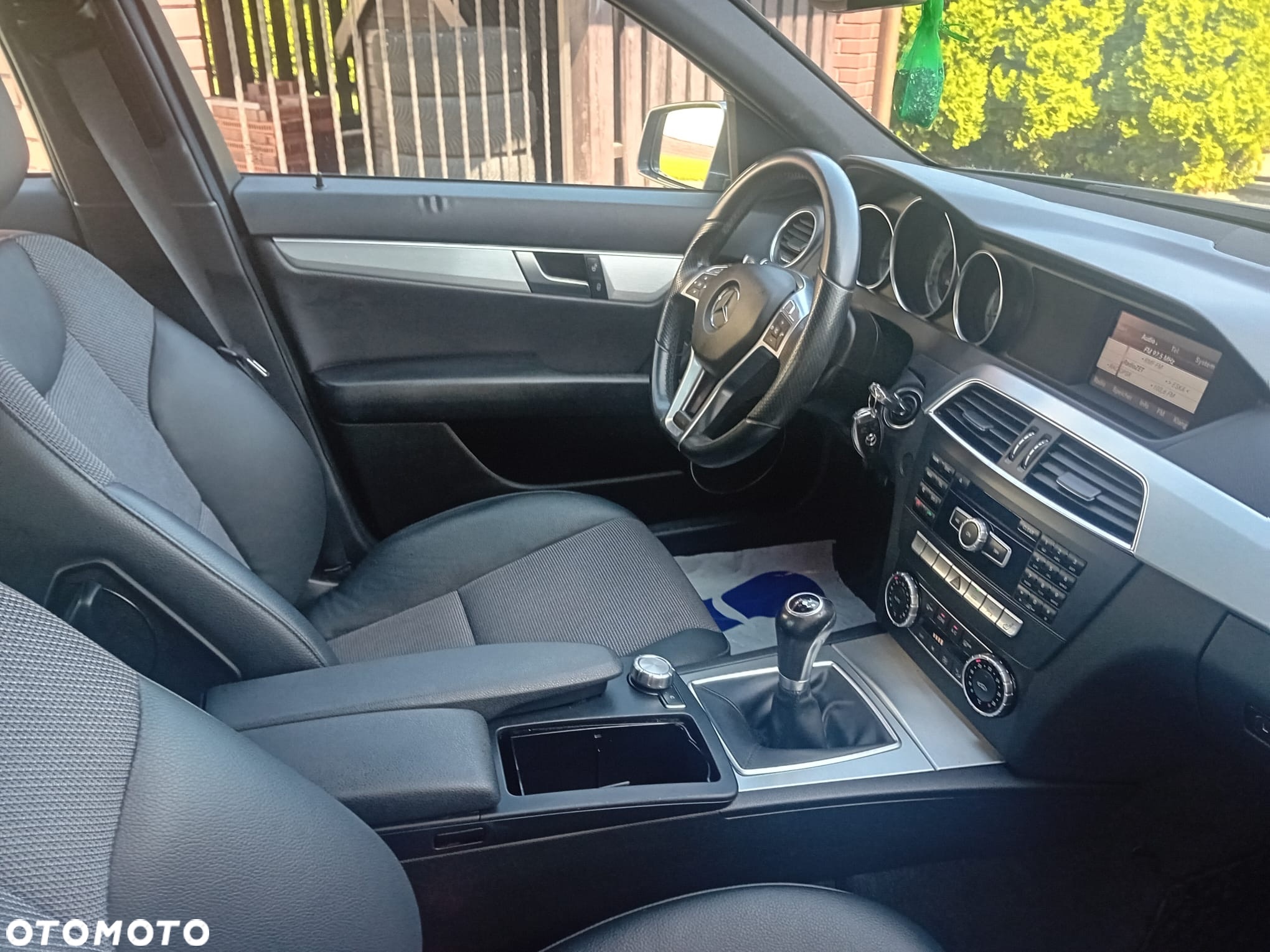 Mercedes-Benz Klasa C 180 CGI BlueEff Avantgarde - 19
