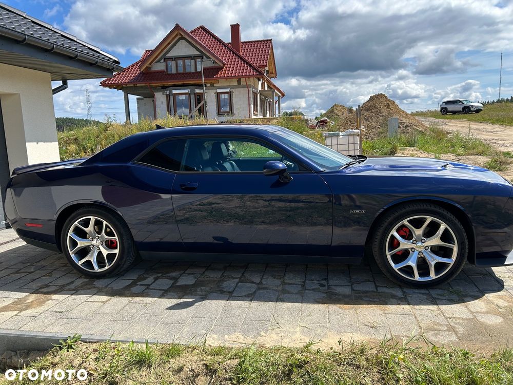 Dodge Challenger - 1