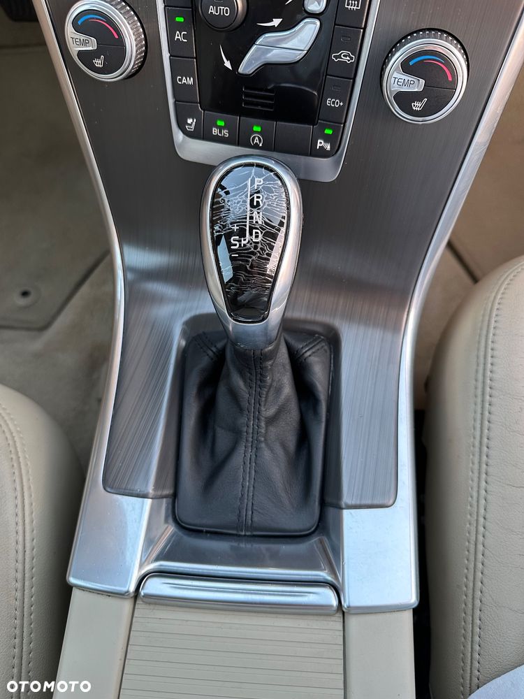 Volvo XC 60 T5 Drive-E Momentum - 13