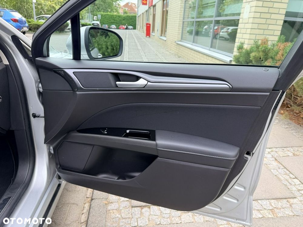 Ford Mondeo - 27