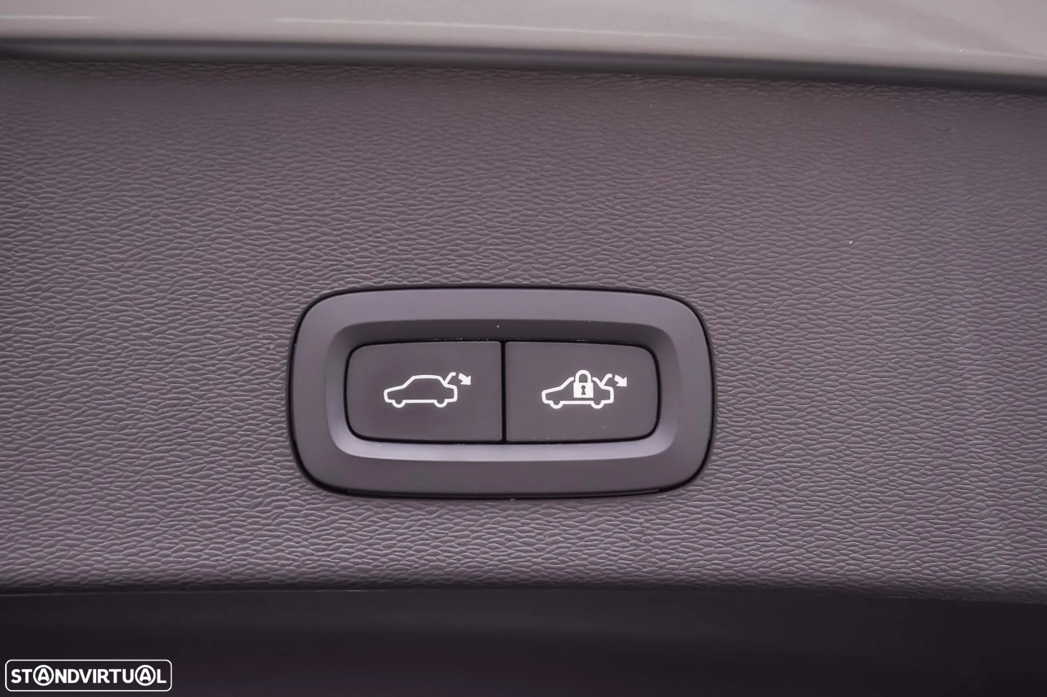 Volvo C40 Recharge Extended Range Plus - 11