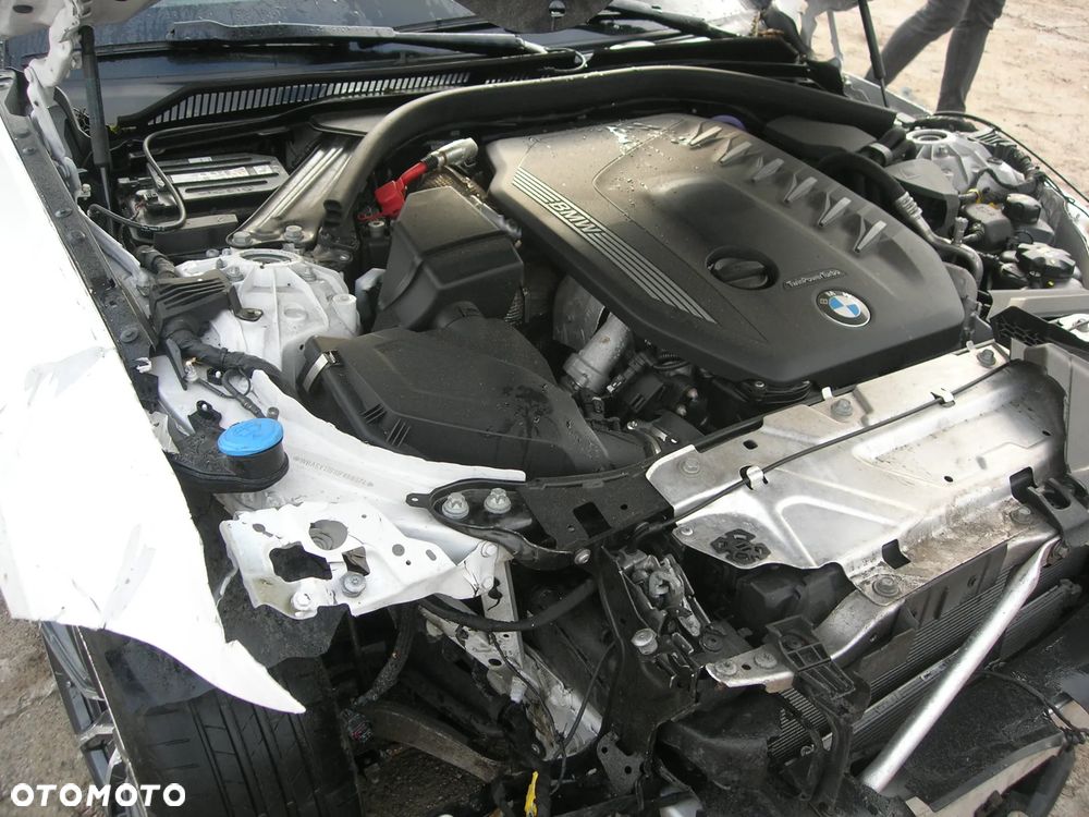 BMW Seria 3 330d xDrive - 9