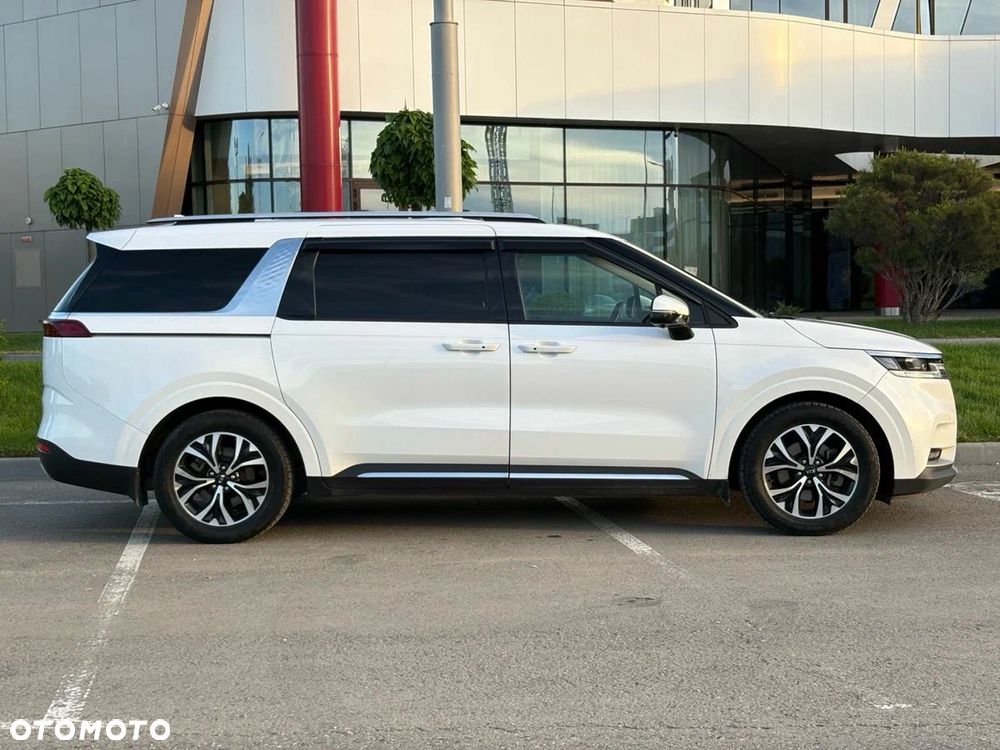 Kia Carnival - 4