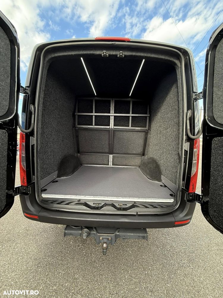 Mercedes-Benz Sprinter - 15