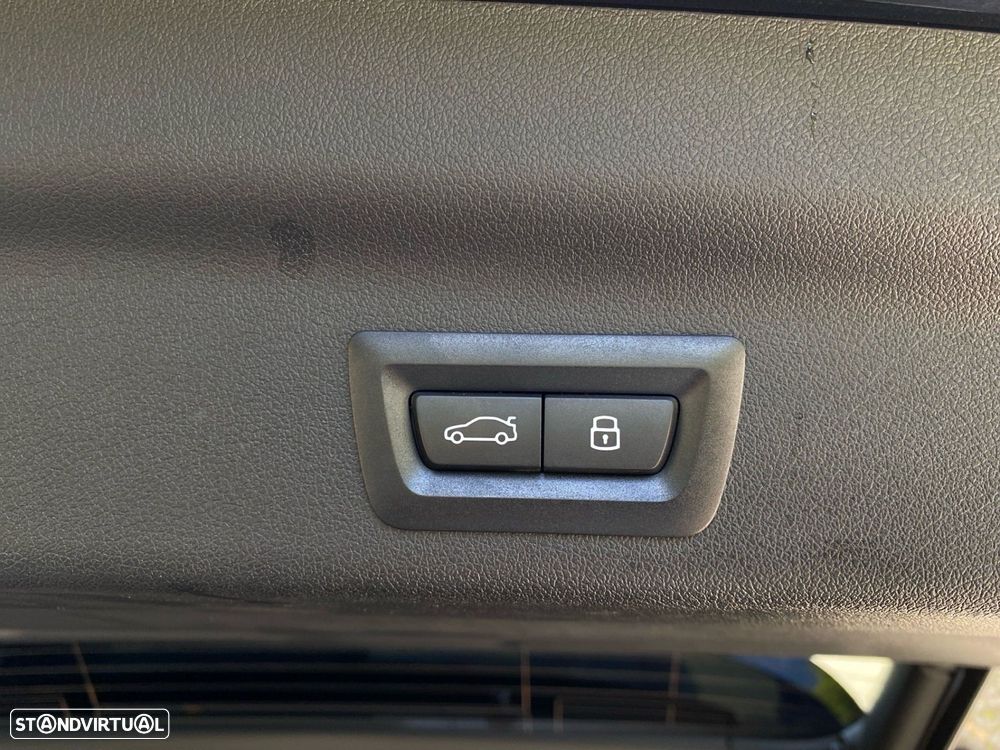 BMW X1 sDrive18d - 18