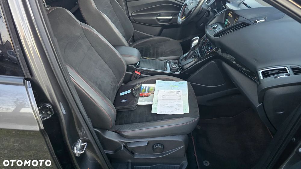 Ford Kuga 2.0 TDCi 4x4 ST-Line - 27