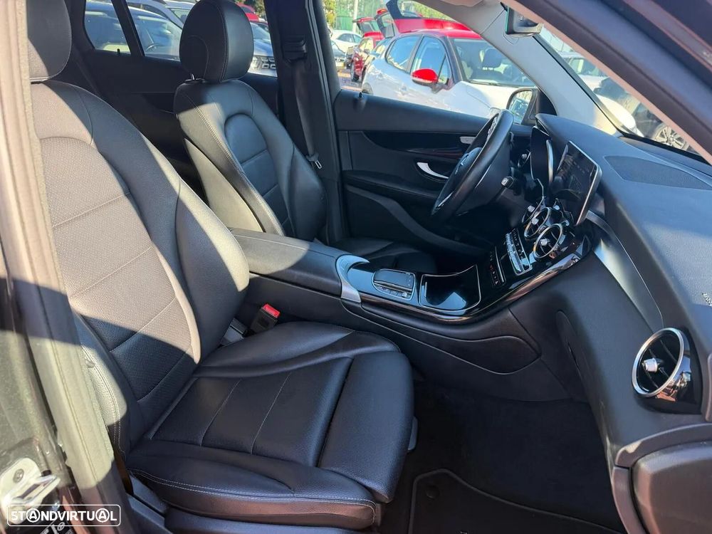 Mercedes-Benz GLC 300 de Coupe 4Matic 9G-TRONIC Exclusive - 24