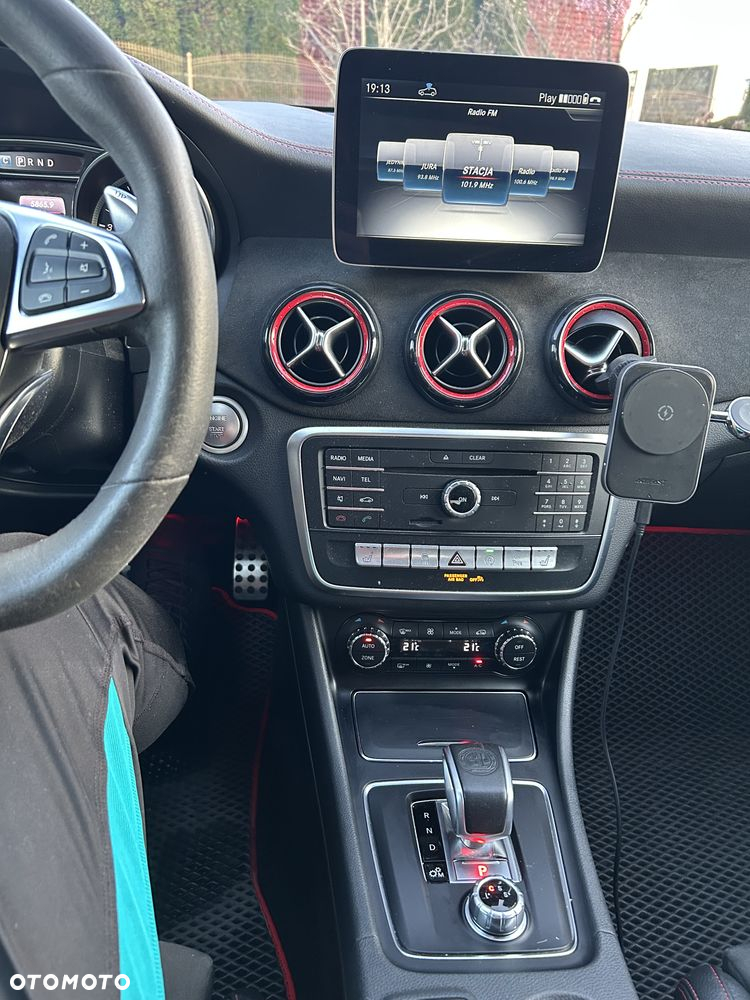 Mercedes-Benz CLA AMG 45 4-Matic - 16