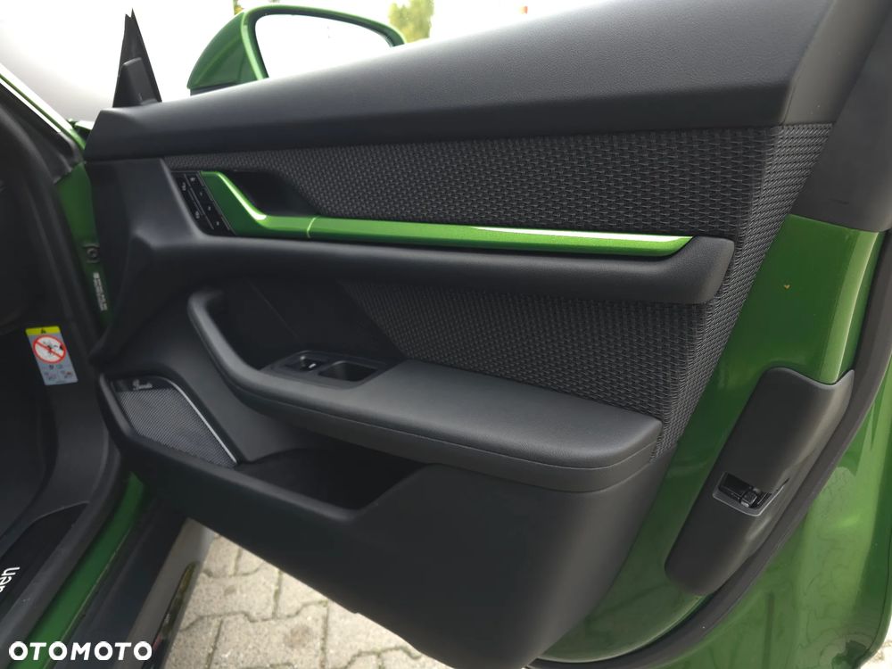 Porsche Taycan Turbo - 29