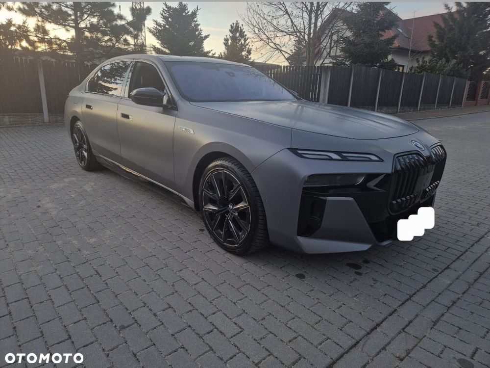 BMW Seria 7 M760e PHEV xDrive Individual Edition sport - 5