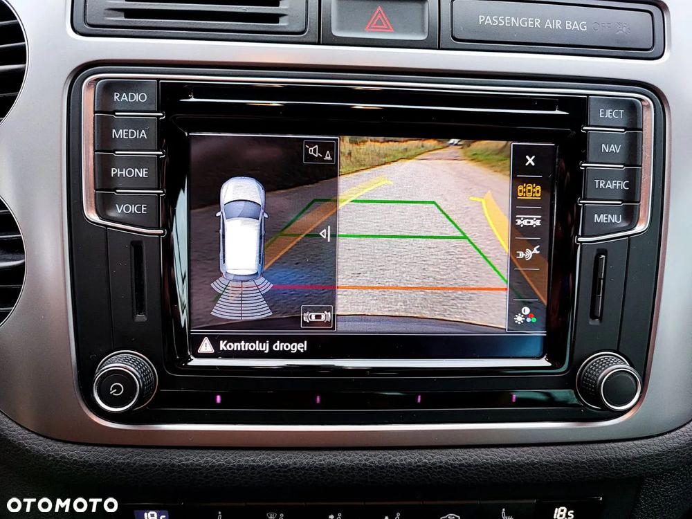 Volkswagen Tiguan 2.0 TDI SCR BlueMotion Technology Lounge Sport & Style - 23