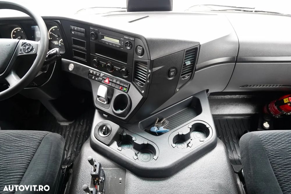 Mercedes-Benz AROCS 2038 / 4x4 / BASCULABILĂ PE DOUĂ LATE / HIDRODOLTA / AUTOMATĂ / - 33