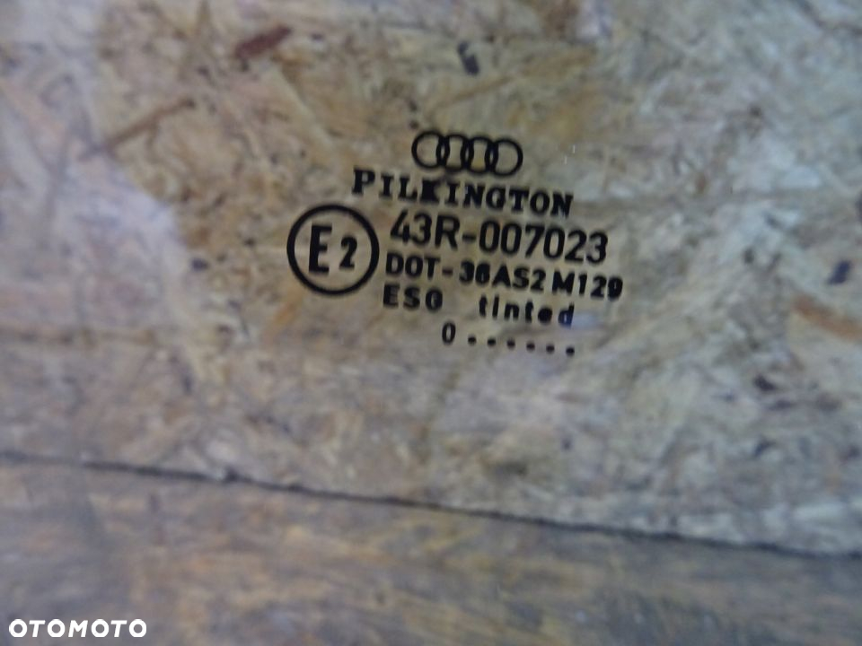 SZYBA BOCZNA DRZWI PRAWY PRZÓD AUDI A4 B5 LIFT - 2