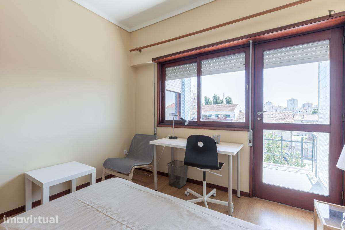Quarto - localizado em São Mamede de Infesta Porto - Grande imagem: 4/18