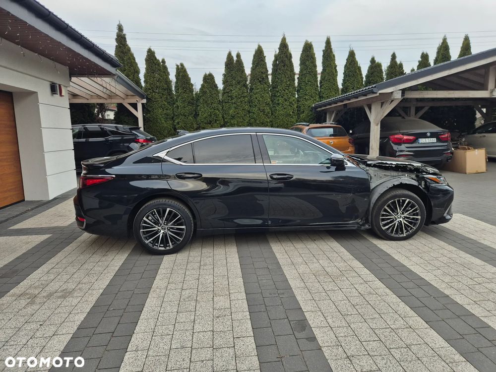 Lexus ES 300h Prestige - 9