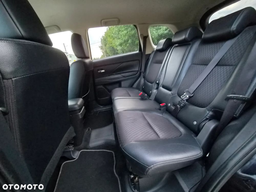 Mitsubishi Outlander 2.0 4WD Top - 37