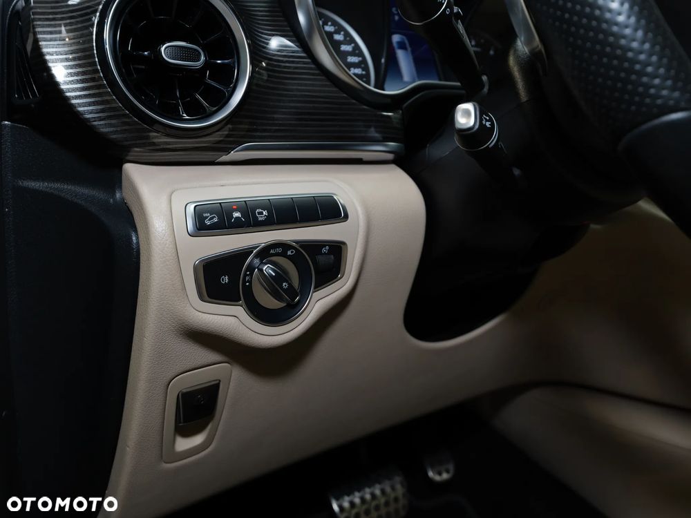 Mercedes-Benz Klasa V 300 d 4-Matic 9G-Tronic (d³ugi) - 35