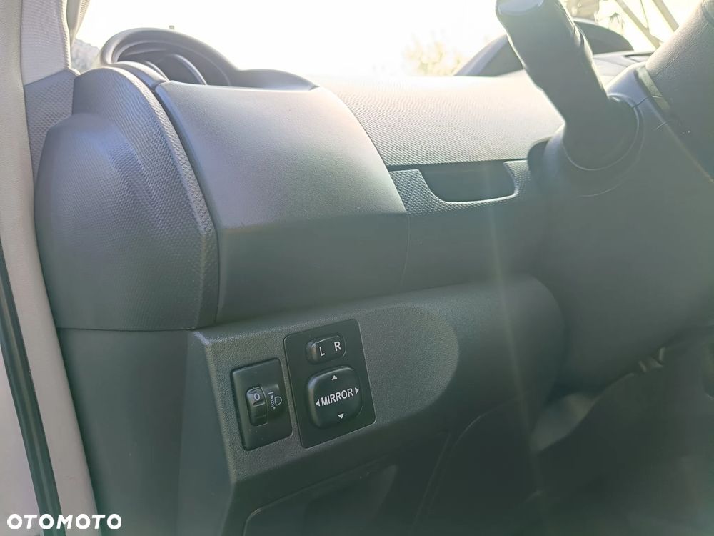 Toyota Yaris - 23