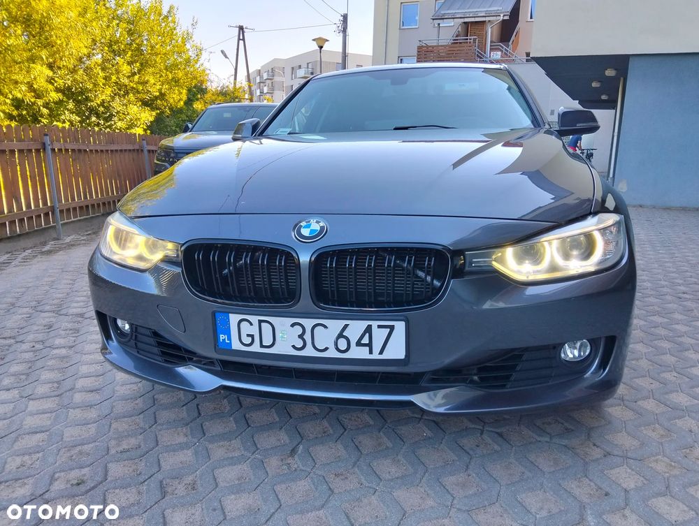 BMW Seria 3 320i Luxury Line - 7
