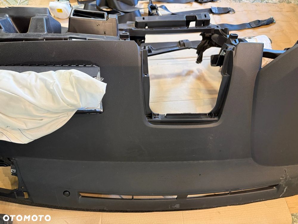 Deska rozdzielcza konsola Toyota Corolla Cross 2022- do regeneracji - 11