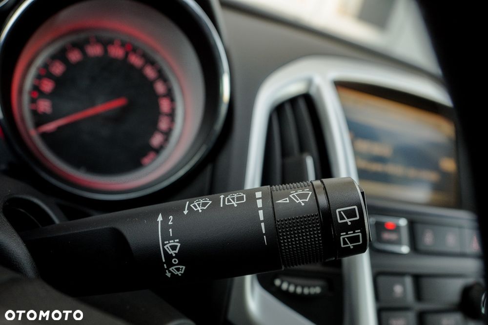 Opel Astra 1.6 Turbo Sport - 24