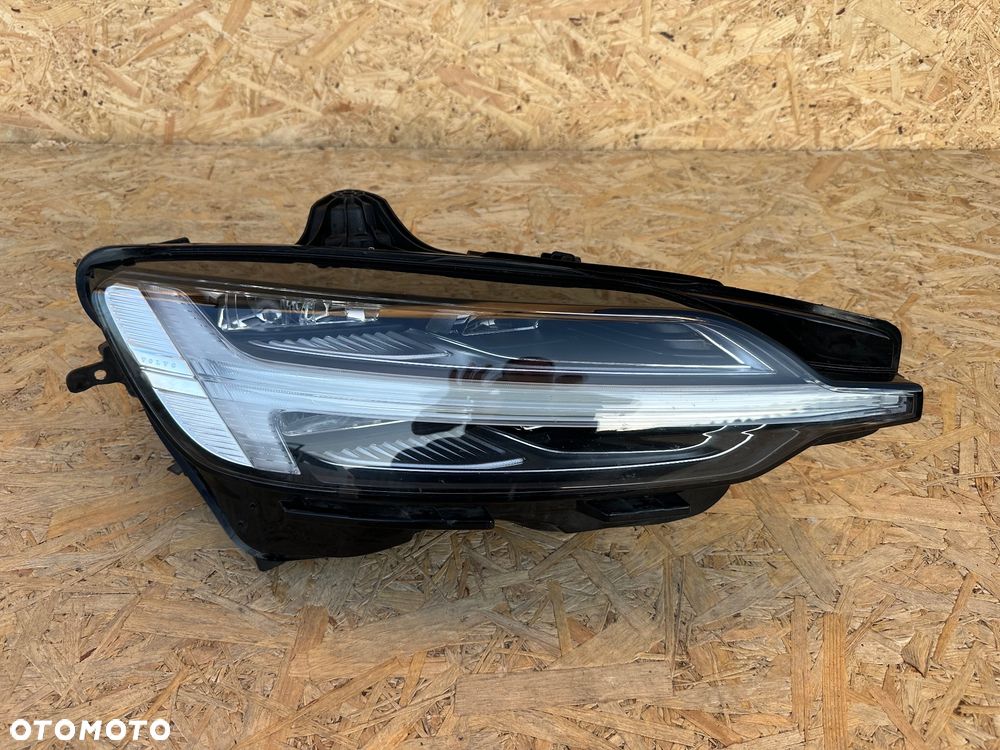 Volvo V60 II S60 III Full Led lampa przednia prawa