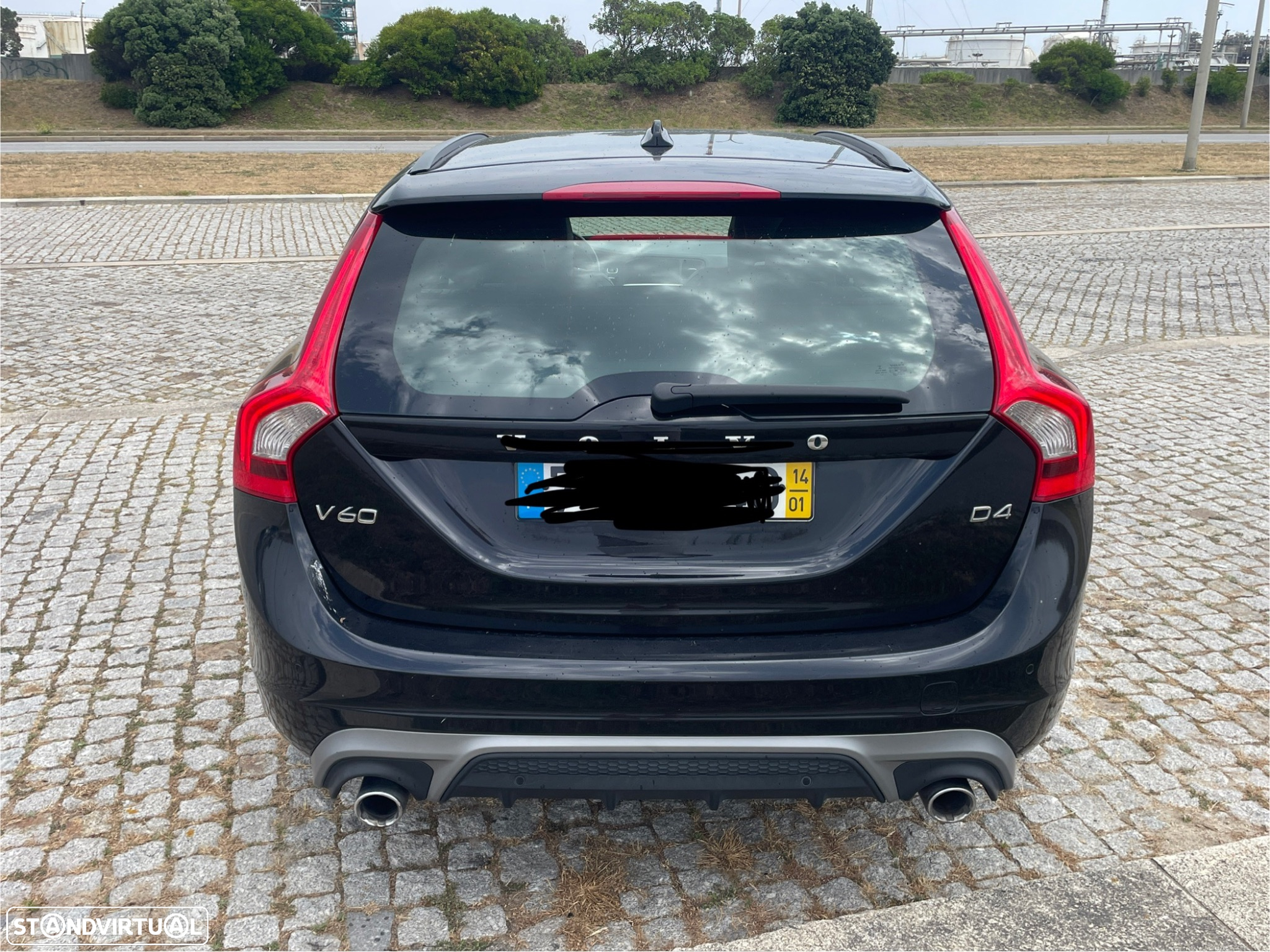 Volvo V60 2.0 D4 R-Design - 4