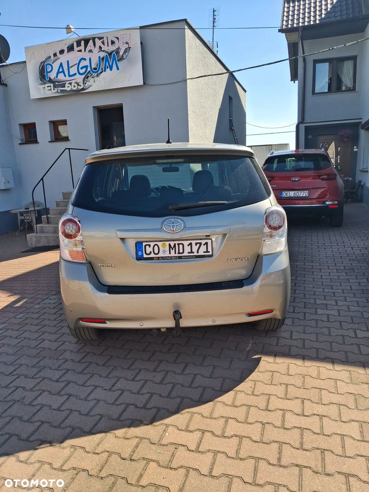 Toyota Verso - 8