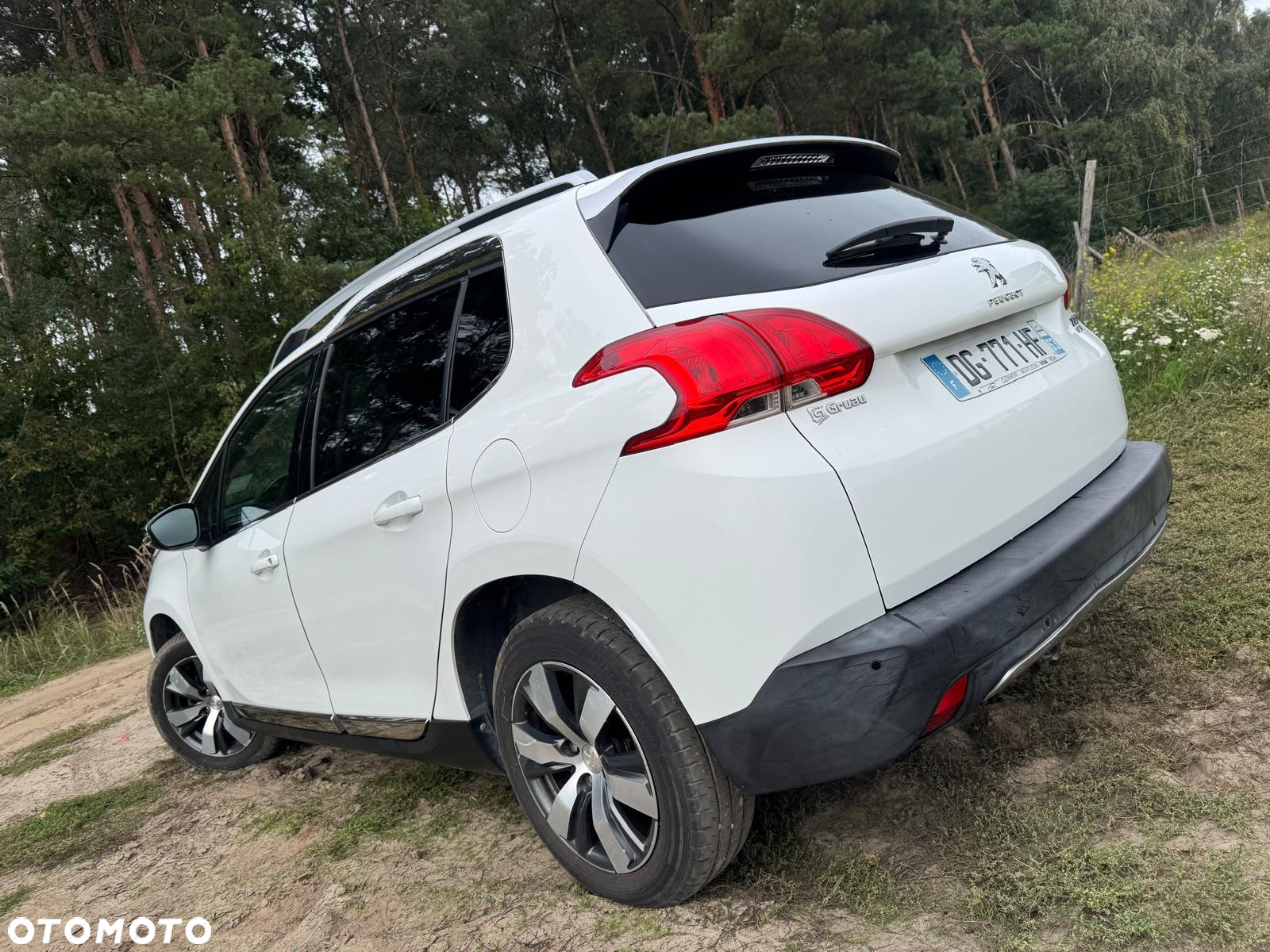 Peugeot 2008 e-HDi FAP 115 STOP & START Allure - 2