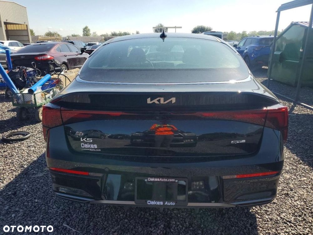 Kia K5 - 6