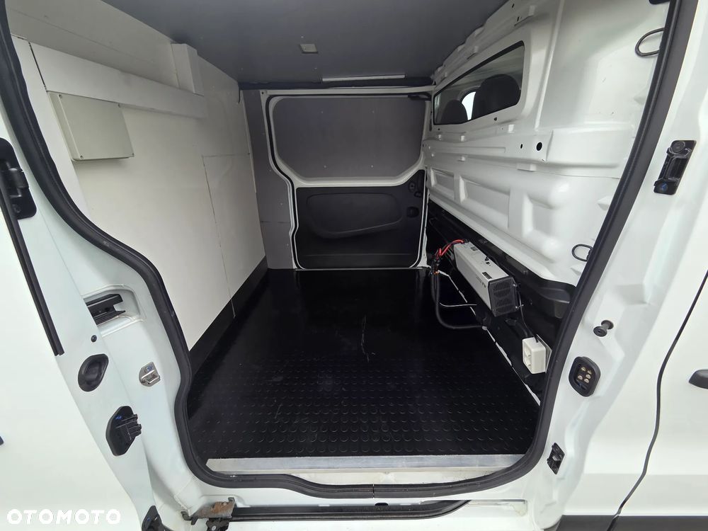 Renault Trafic - 22
