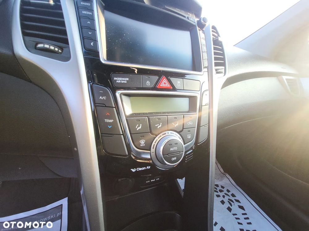 Hyundai i30 blue Kombi 1.6 CRDi Premium - 25