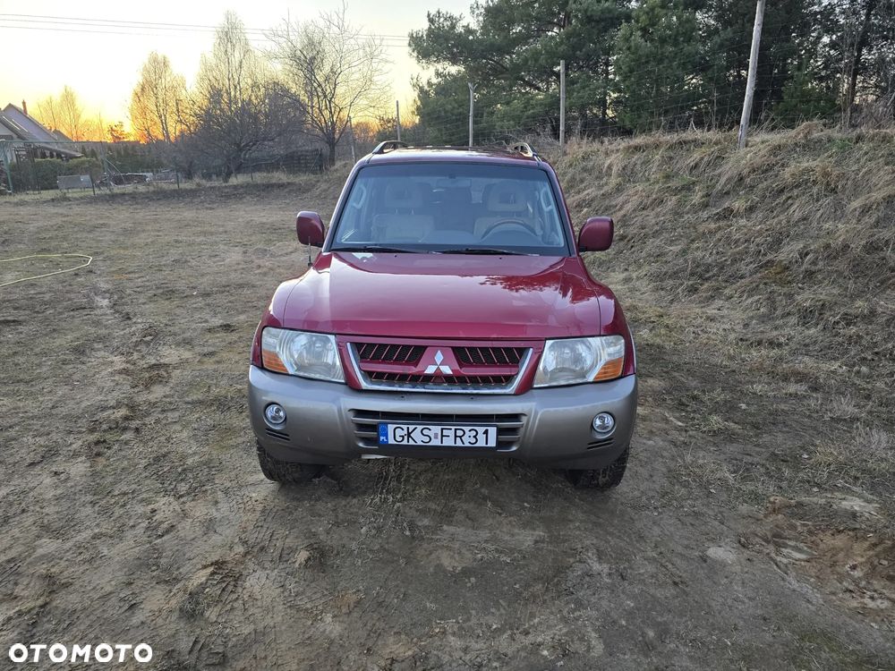 Mitsubishi Montero - 8