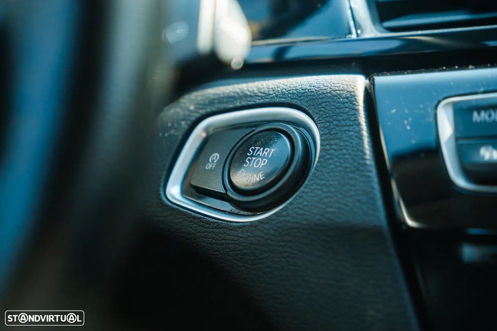 BMW X1 sDrive18d Sport Line - 28