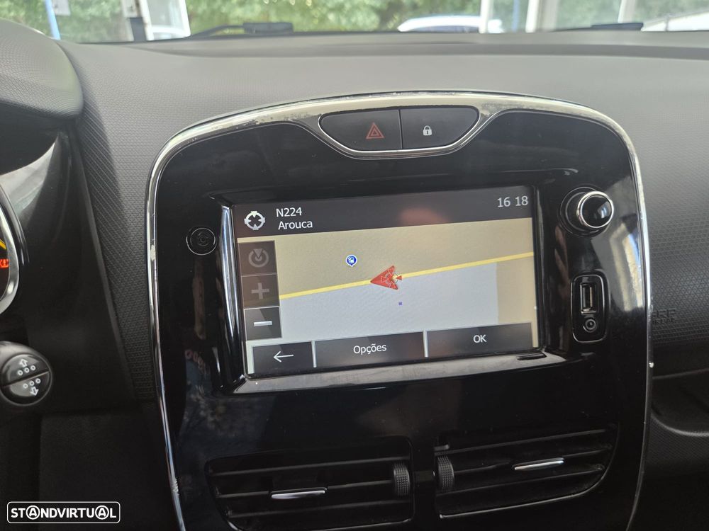 Renault Clio Sport Tourer (Energy) dCi 90 Bose Edition - 18